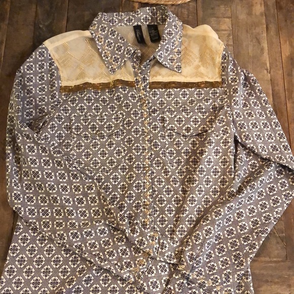 Cowgirl Style Snap Botton Top - Picture 1 of 5